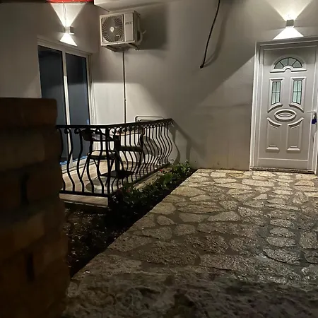 Apartman Fiore 2 *